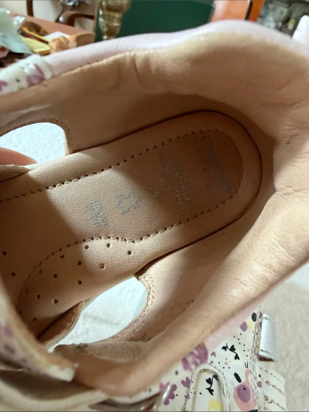 Geox Kids White Floral & Pink Accent Leather Sandals 25 /9